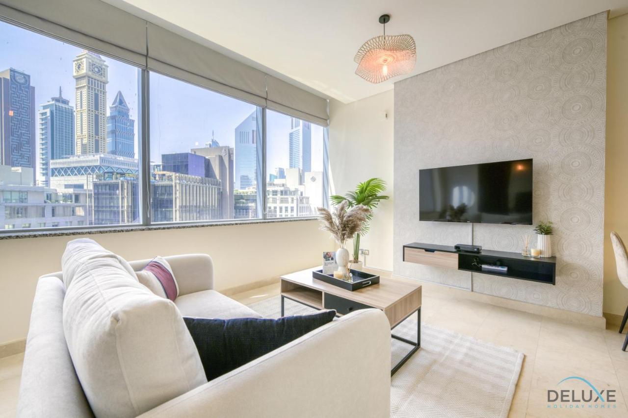 Special Offer Stylish 1br With Pool & Views By Deluxe Homes Dubai