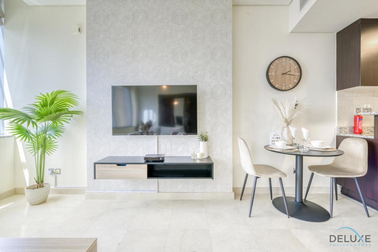 Apartment Special Offer Stylish 1br With Pool & Views By Deluxe Homes Dubai