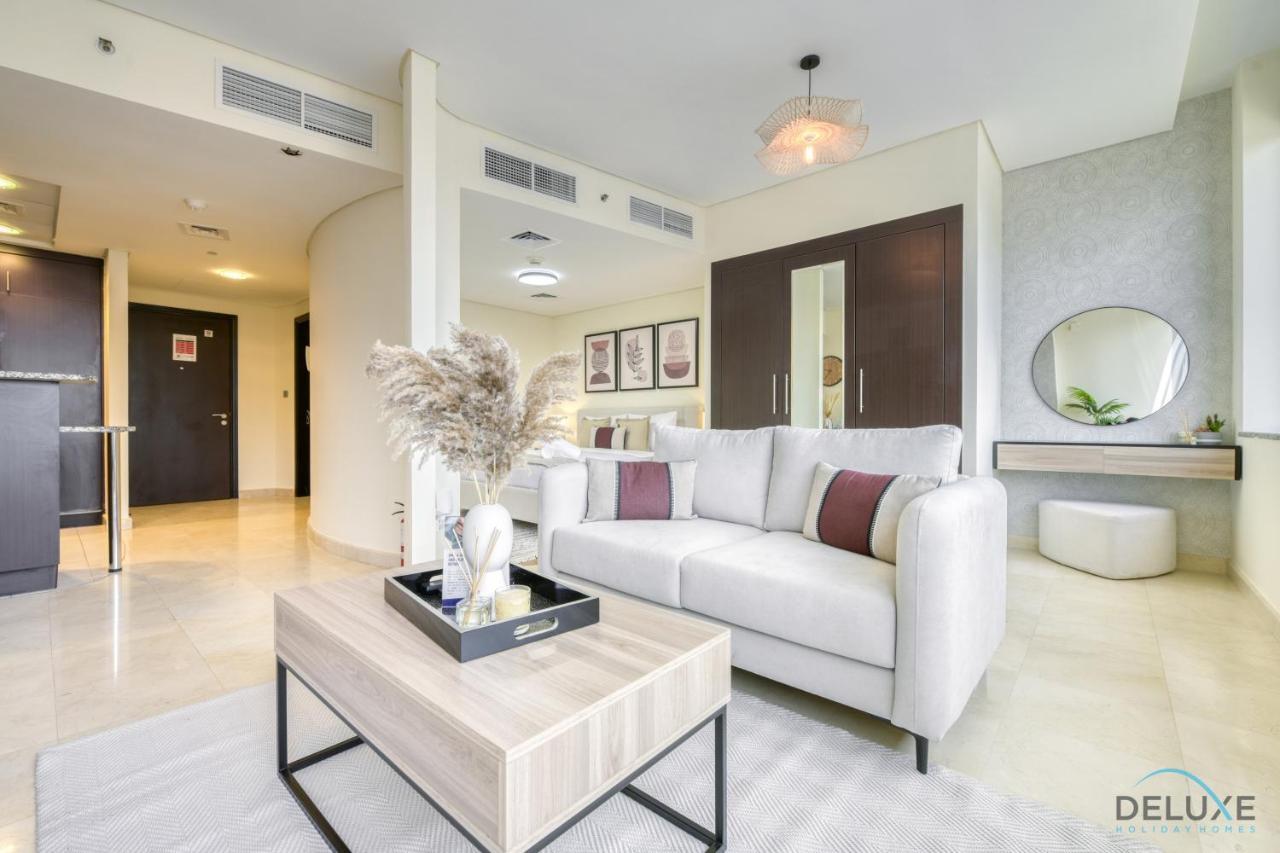 Special Offer Stylish 1br With Pool & Views By Deluxe Homes Dubai