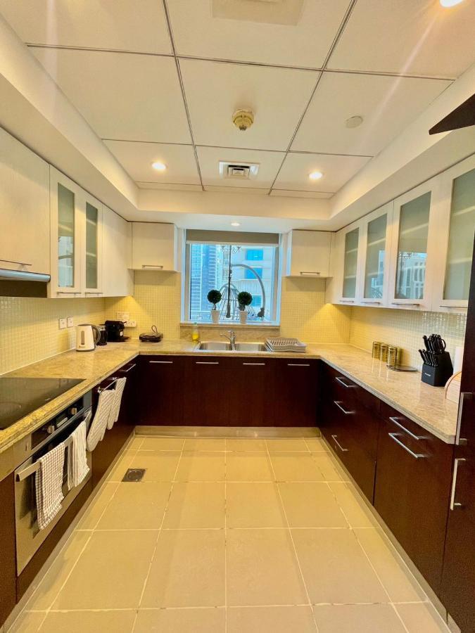 Apartment First Class 2br With Burj Khalifa & Downtown View