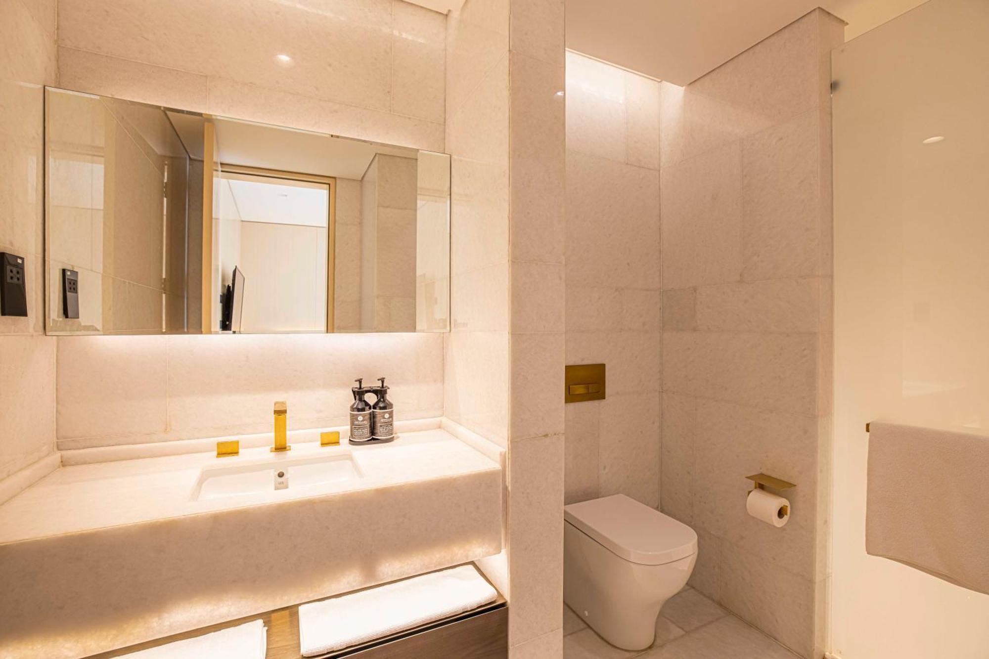 Five Palm Beach Villa- Platinium Apartment *