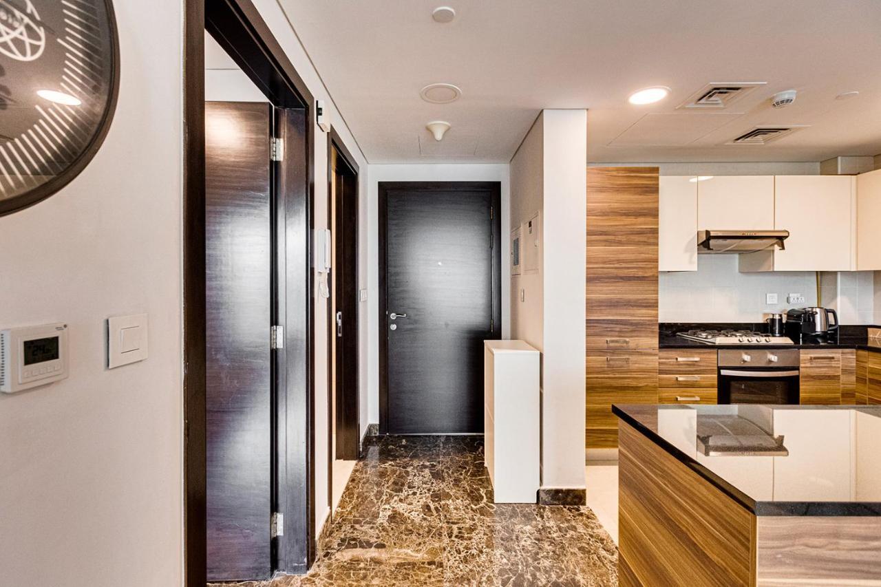 Sparkle Tower, Marina Apartment *
