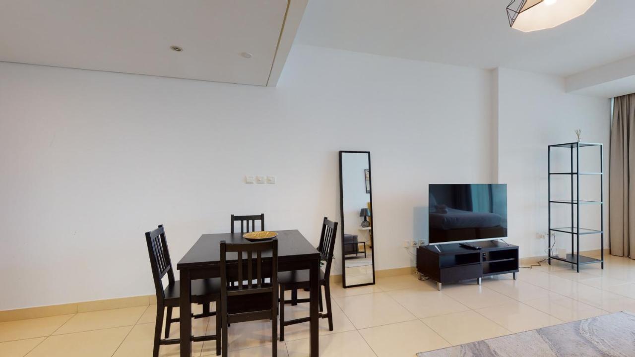 Key View - Laguna Tower Apartment *