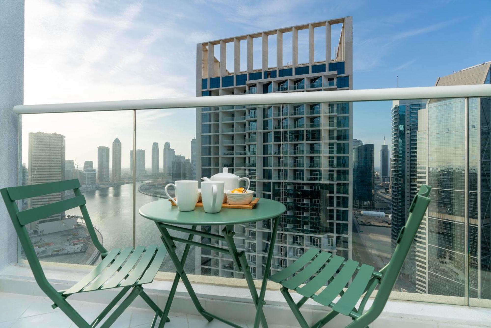 Vacay Lettings - Burj Khalifa & Canal View At Damac Prive * Dubai