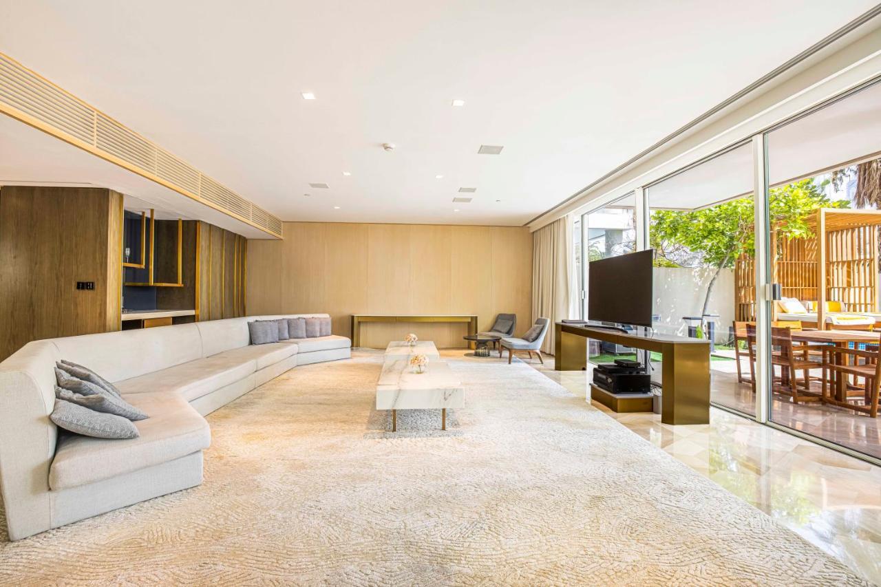 Apartment Five Palm Beach Villa- Platinium