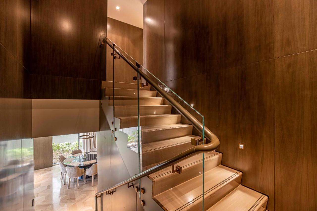 Five Palm Beach Villa- Platinium
