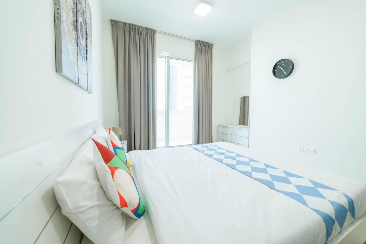 Casa de hóspedes Oyo 561 Home Najma Tower A1Br Dubai