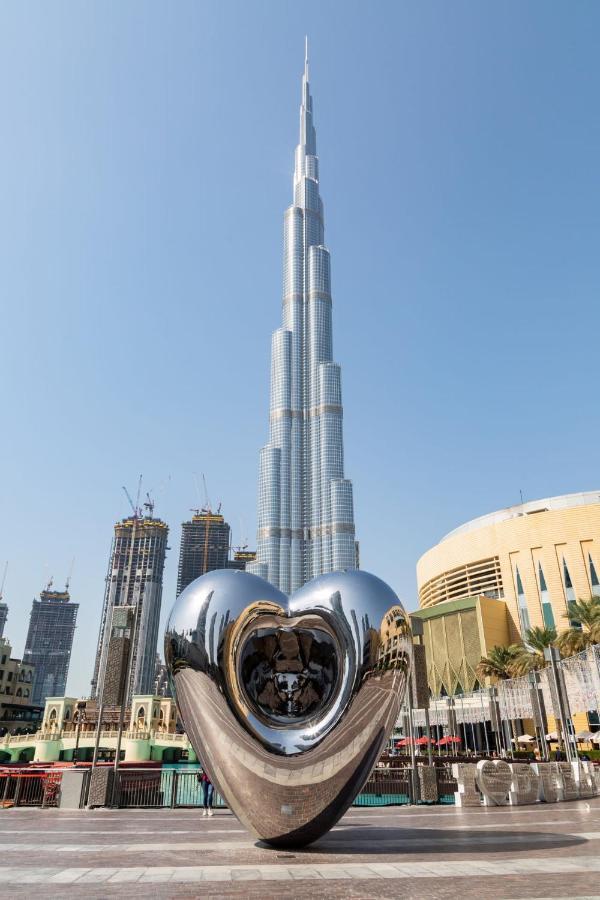 Frank Porter - Mon Reve Dubai