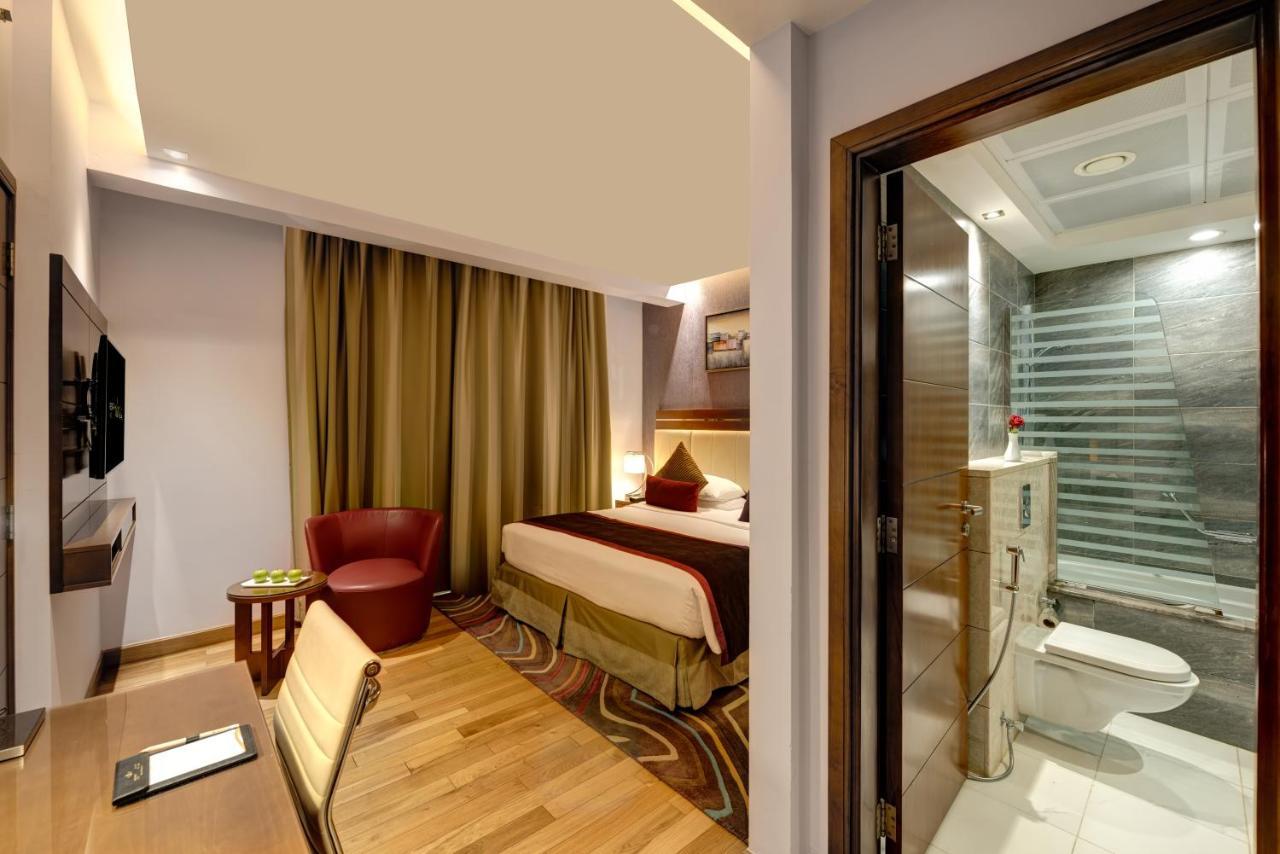 Rose Park - Al Barsha, Opposite Metro Station 4*