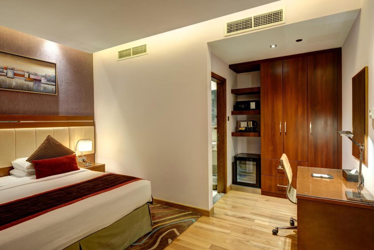 Rose Park - Al Barsha, Opposite Metro Station 4* Dubai