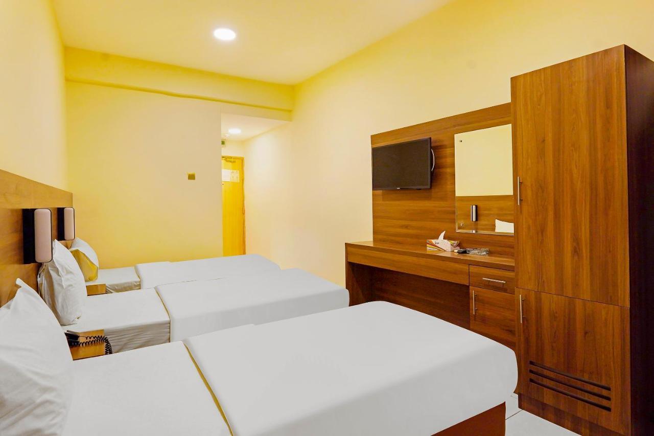 Oyo 925 Emirates Hotel 3*