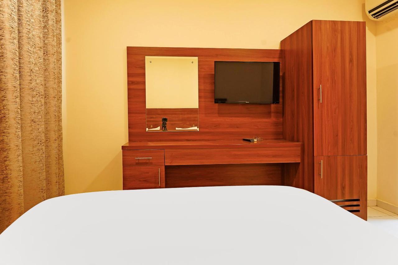 Oyo 925 Emirates Hotel Dubai
