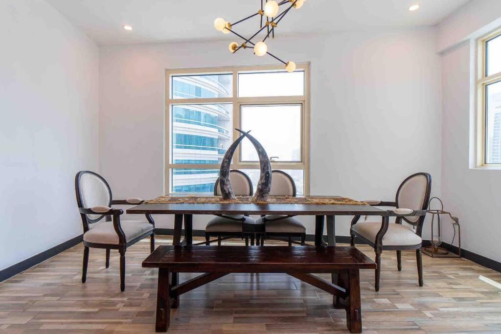 Unique 3br Duplex With Marina Views Appartement