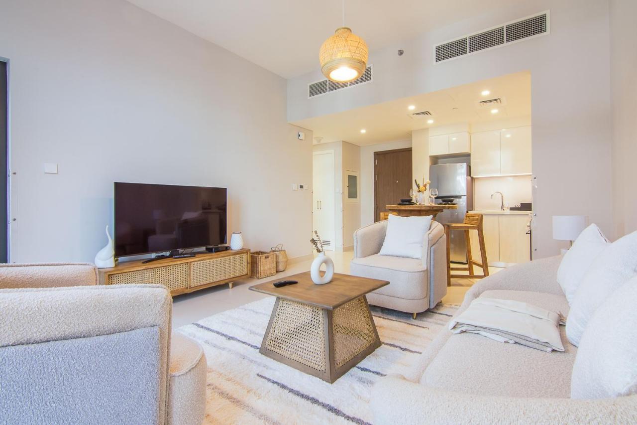 Apartemen Brand New 1 Bedroom Hills 601 Dubai