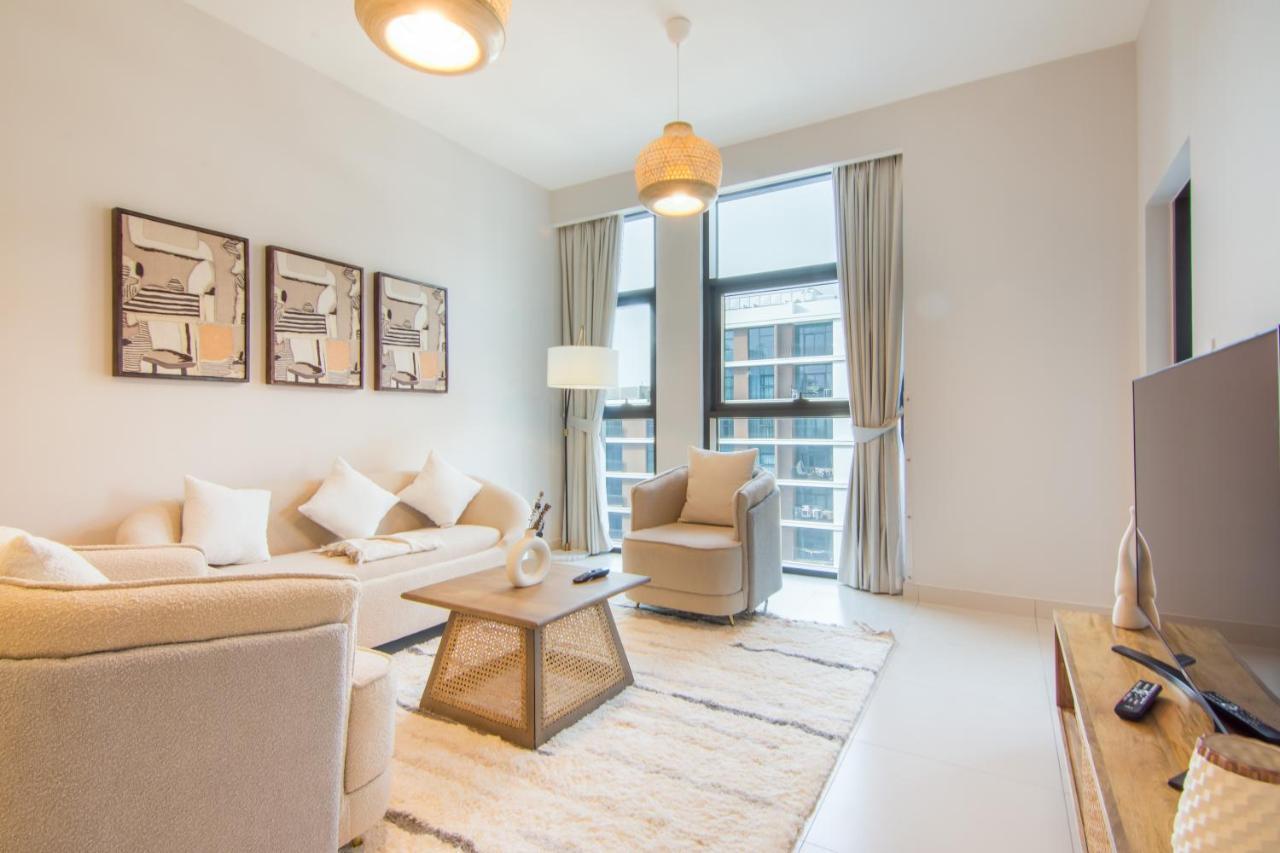 Brand New 1 Bedroom Hills 601 Apartemen Dubai