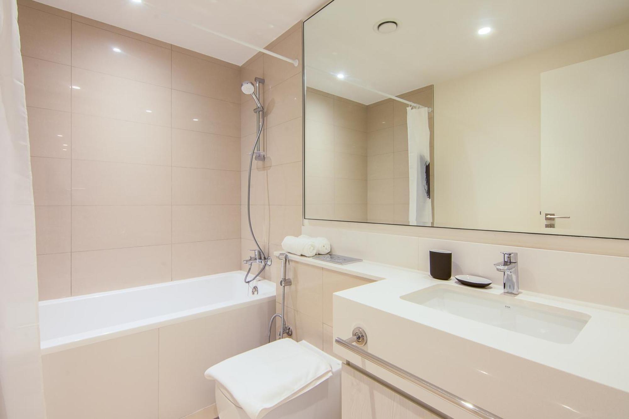 Brand New 1 Bedroom Hills 601 Apartemen