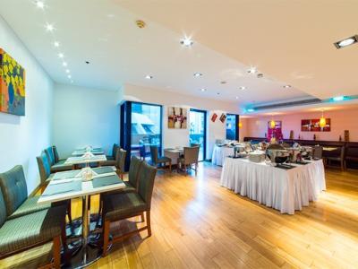 Nojoum Llc 4*