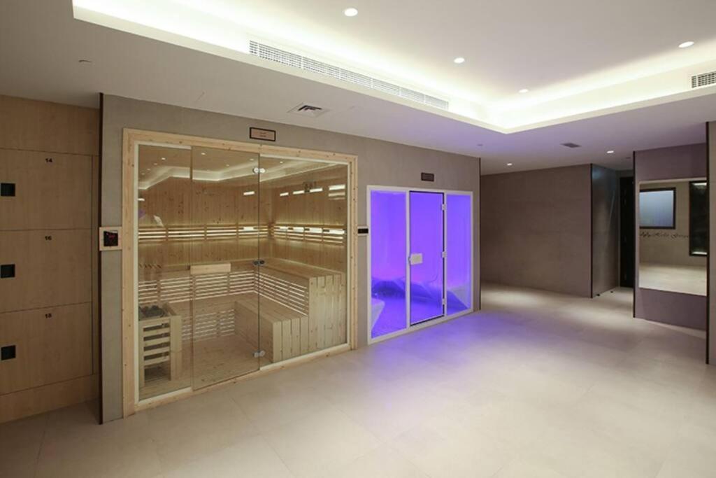 Amazing Studio In Downtown With Burj Khalifa View * Dubái