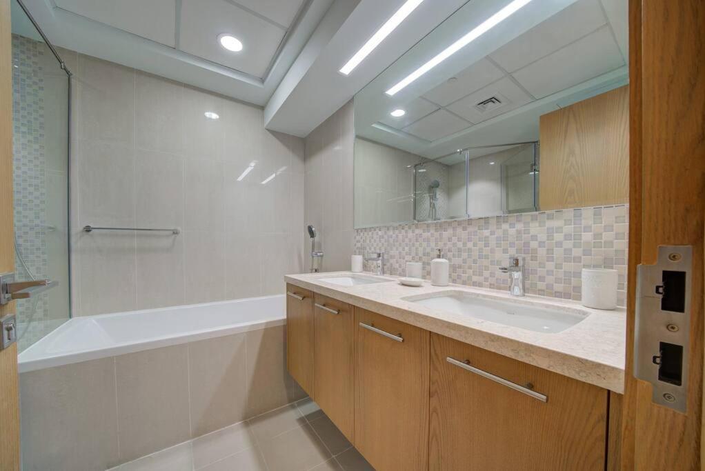 Burj Khalifa View - 2br And Maid - Downtown Appartement *