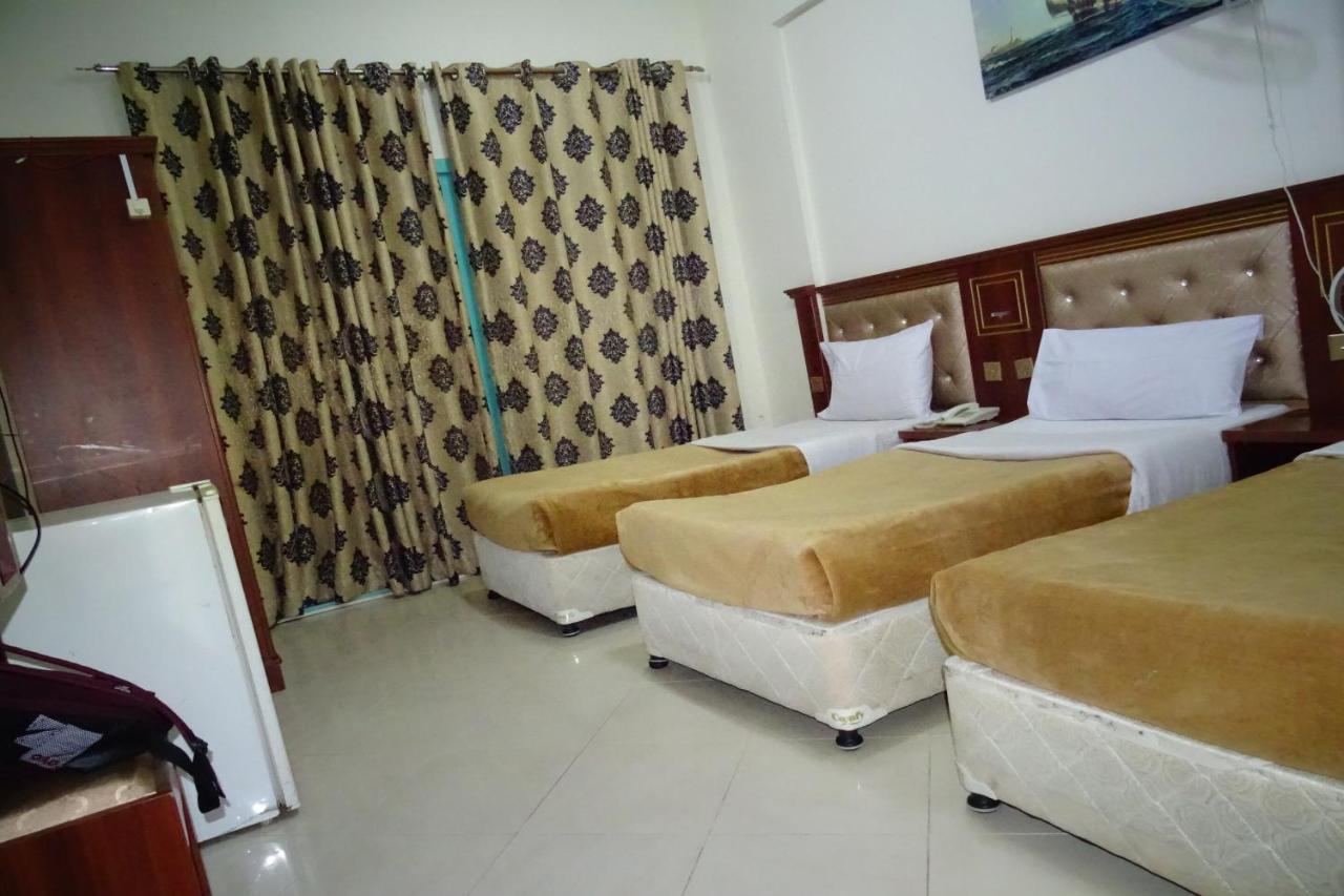 Super Oyo 945 Dream Touch Hotell