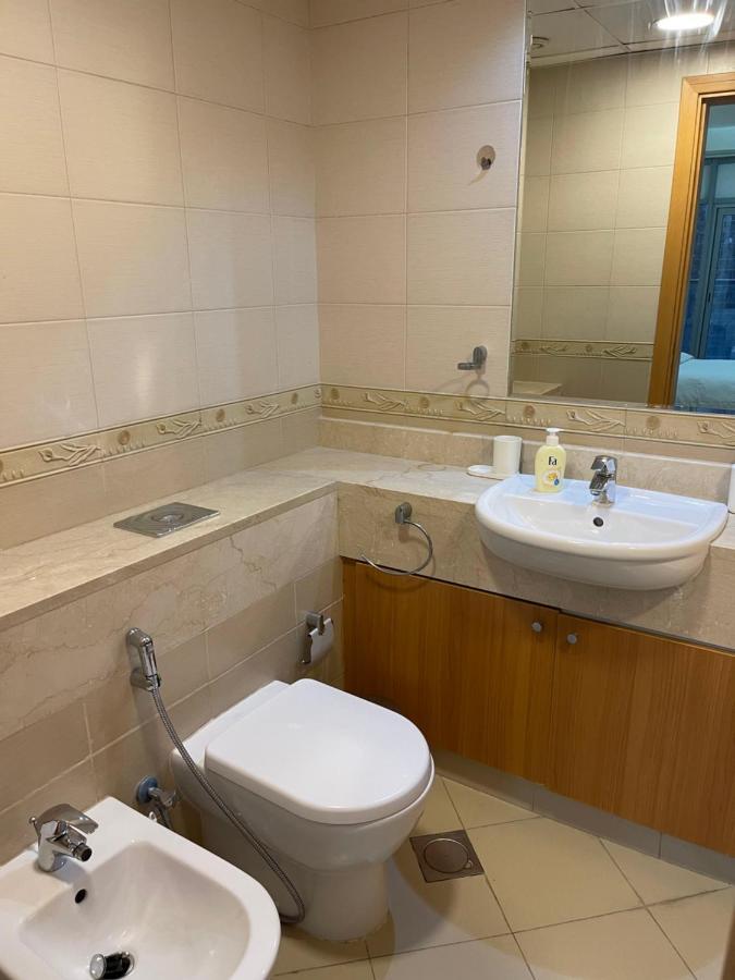 Metro Premium Location Spacious 2 Bedroom Right Next To The Metro