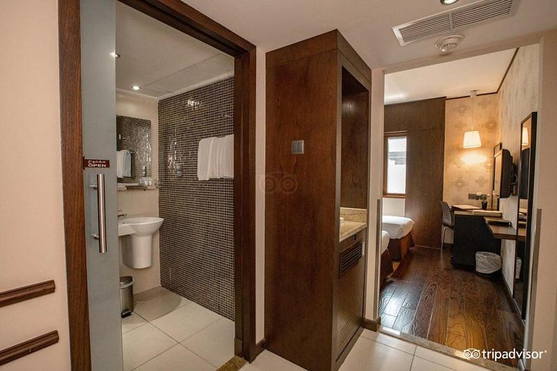 Hotell Deira 2*