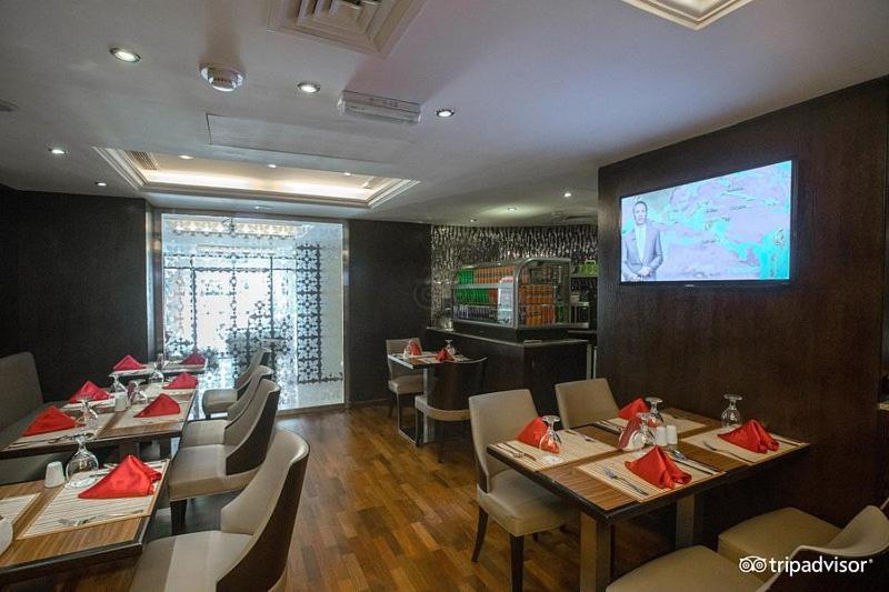 Deira Hotell 2*