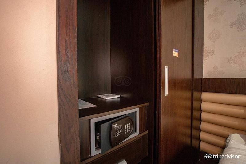 Deira Hotell 2*