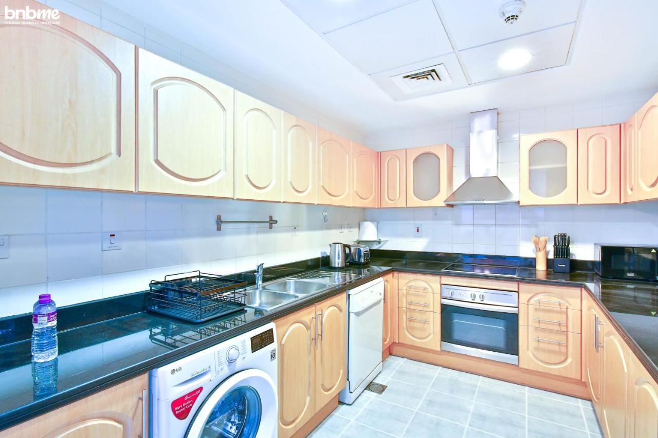 Bnbmehomes - Sit Back & Enjoy Seeing The Luxury Yachts Drive By - B67 Apartment Dubai