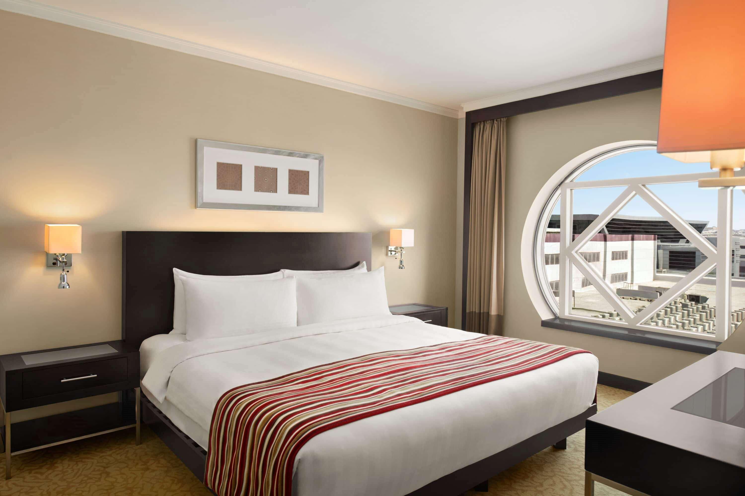 Ramada Plaza By Wyndham Deira Dubái