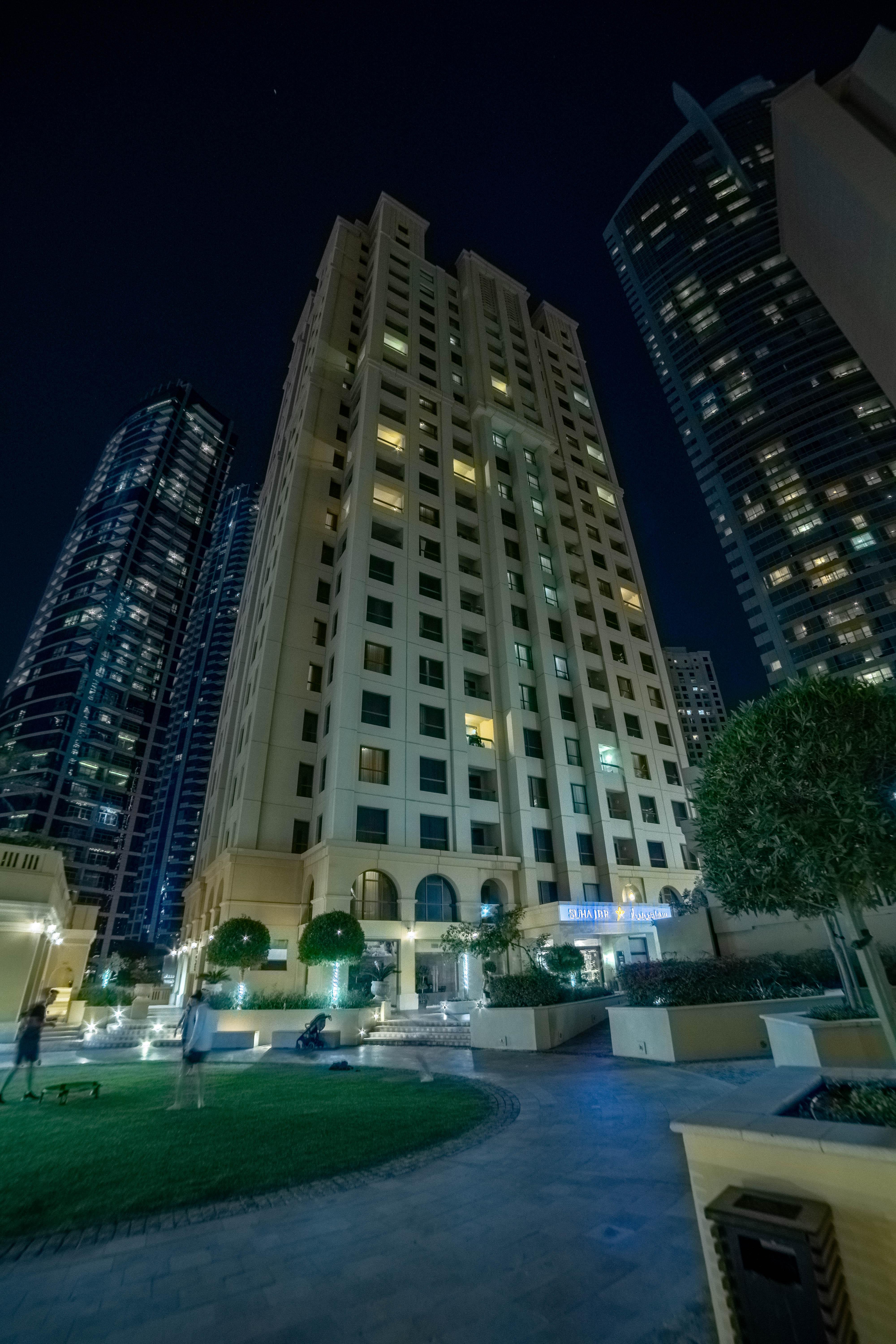 Suha Jbr