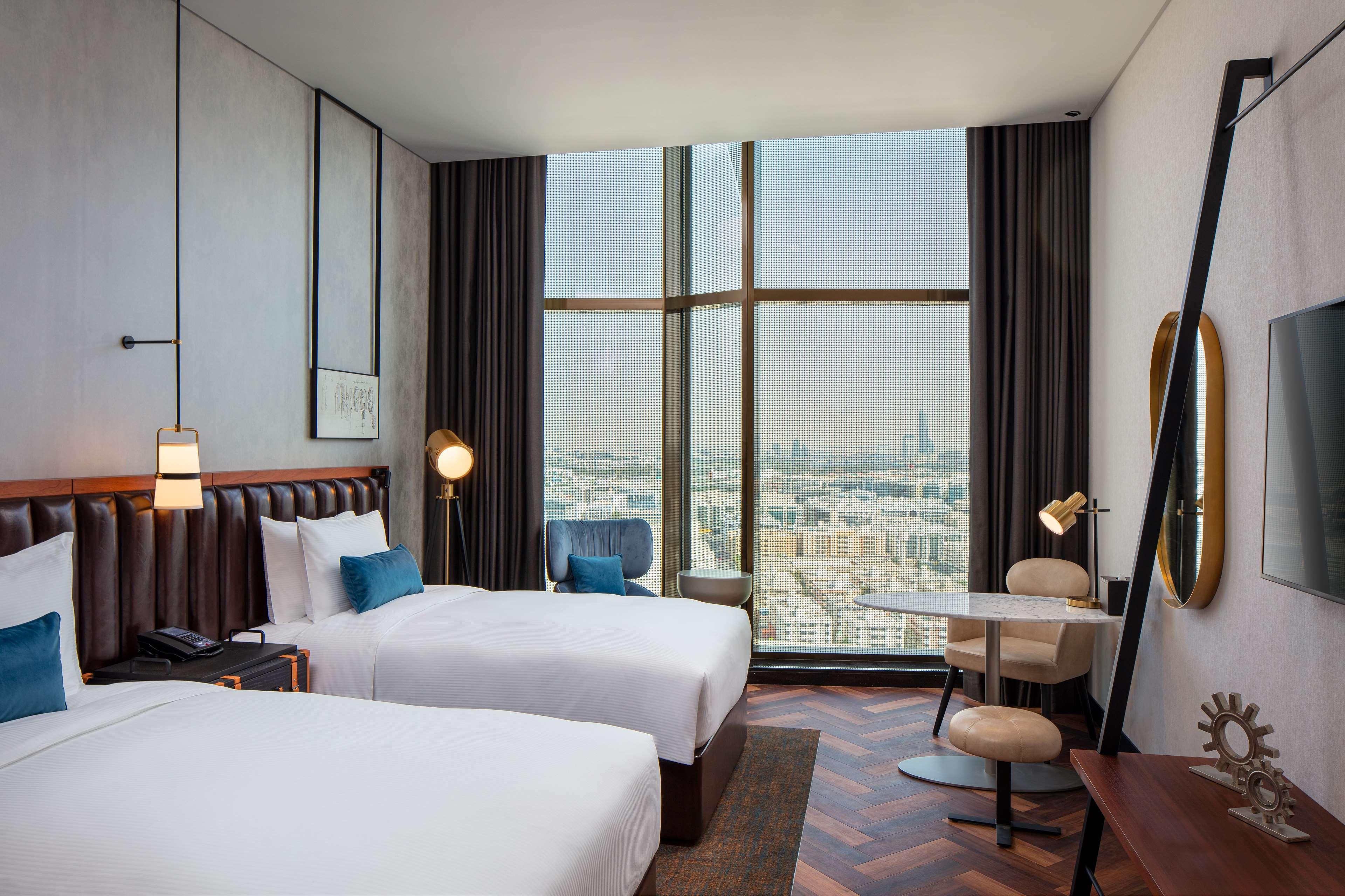 Doubletree By Hilton And Residences - Al Barsha 4*