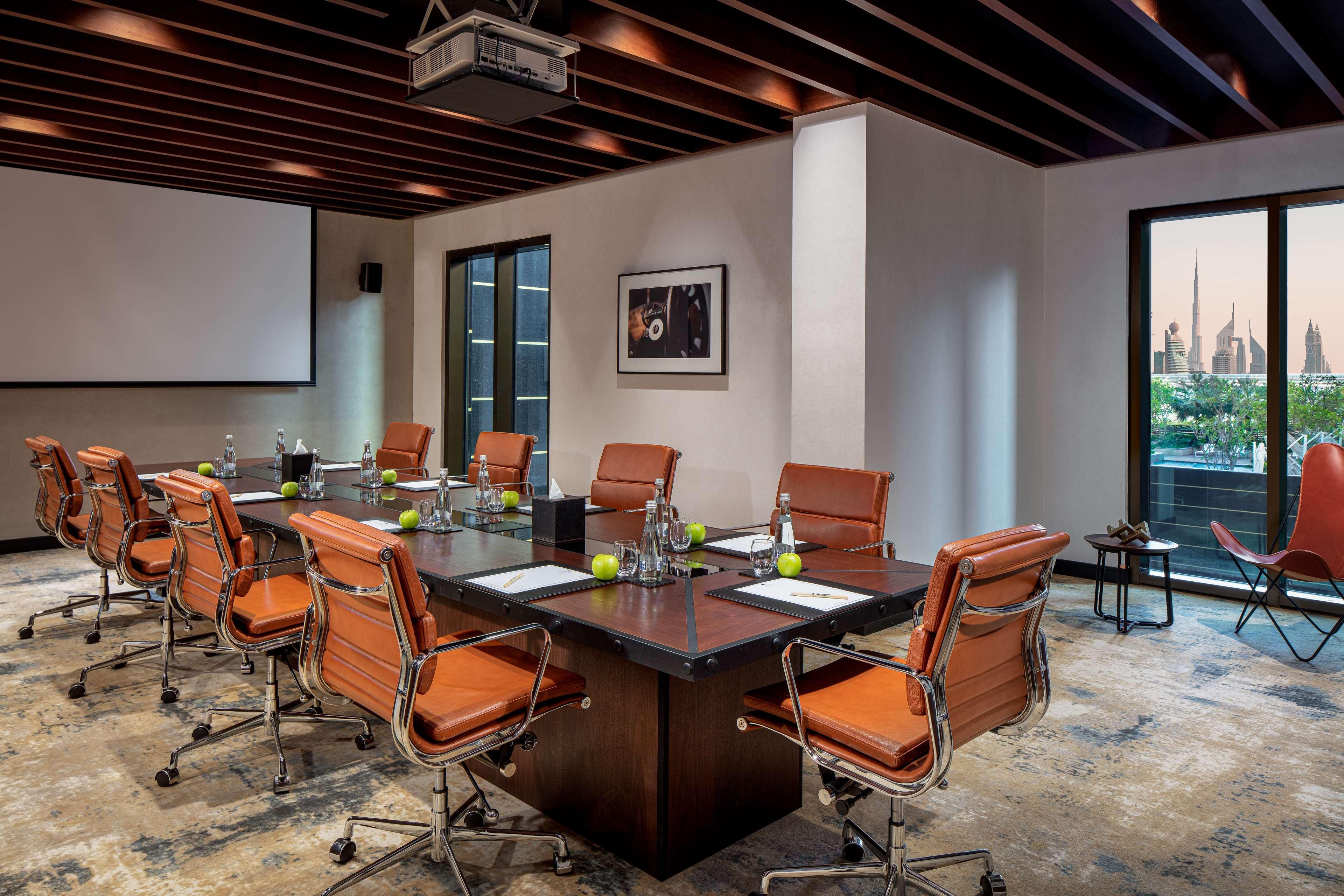 Doubletree By Hilton And Residences - Al Barsha Aparthotel 4*