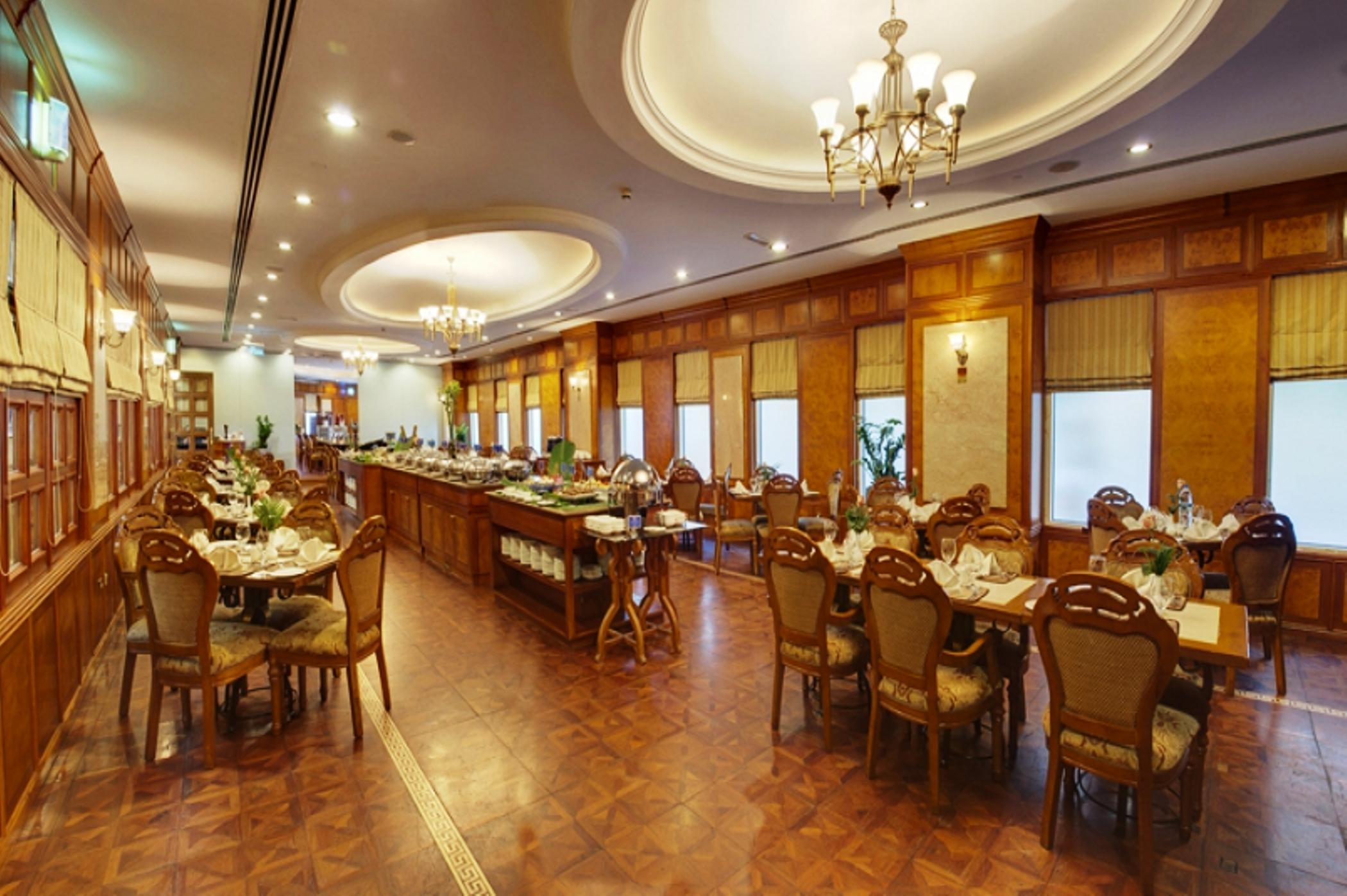 Hotell Grand Excelsior - Bur 4*
