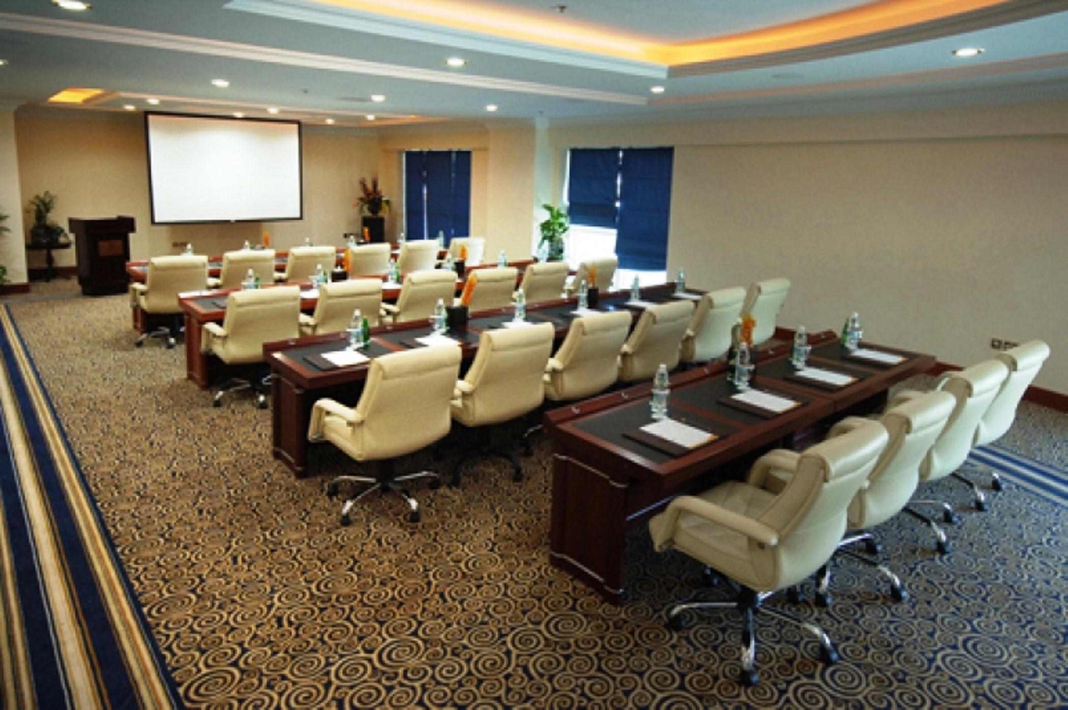 Grand Excelsior - Bur Hotell 4*