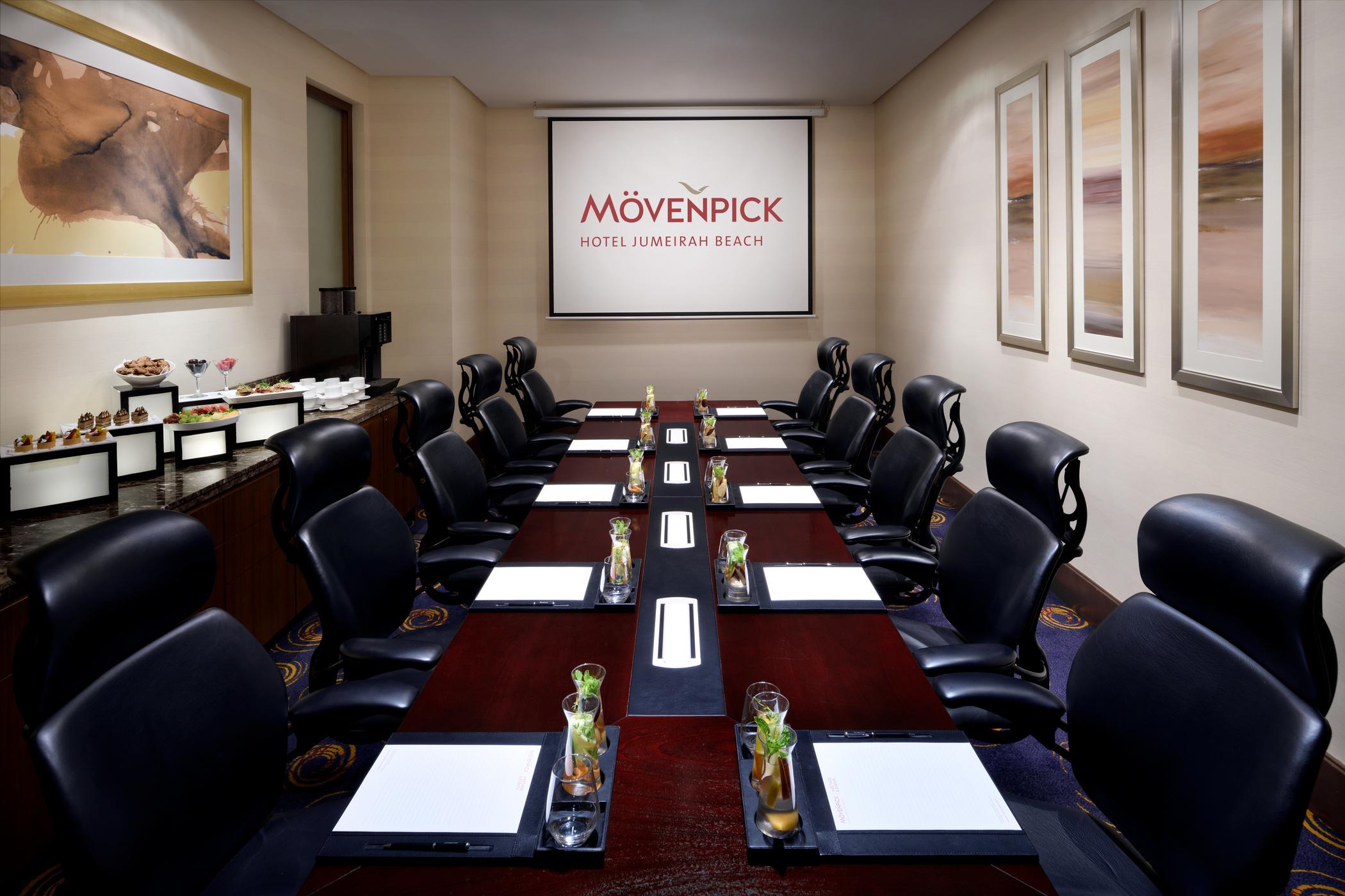 Hotel Moevenpick Jumeirah Beach 5*