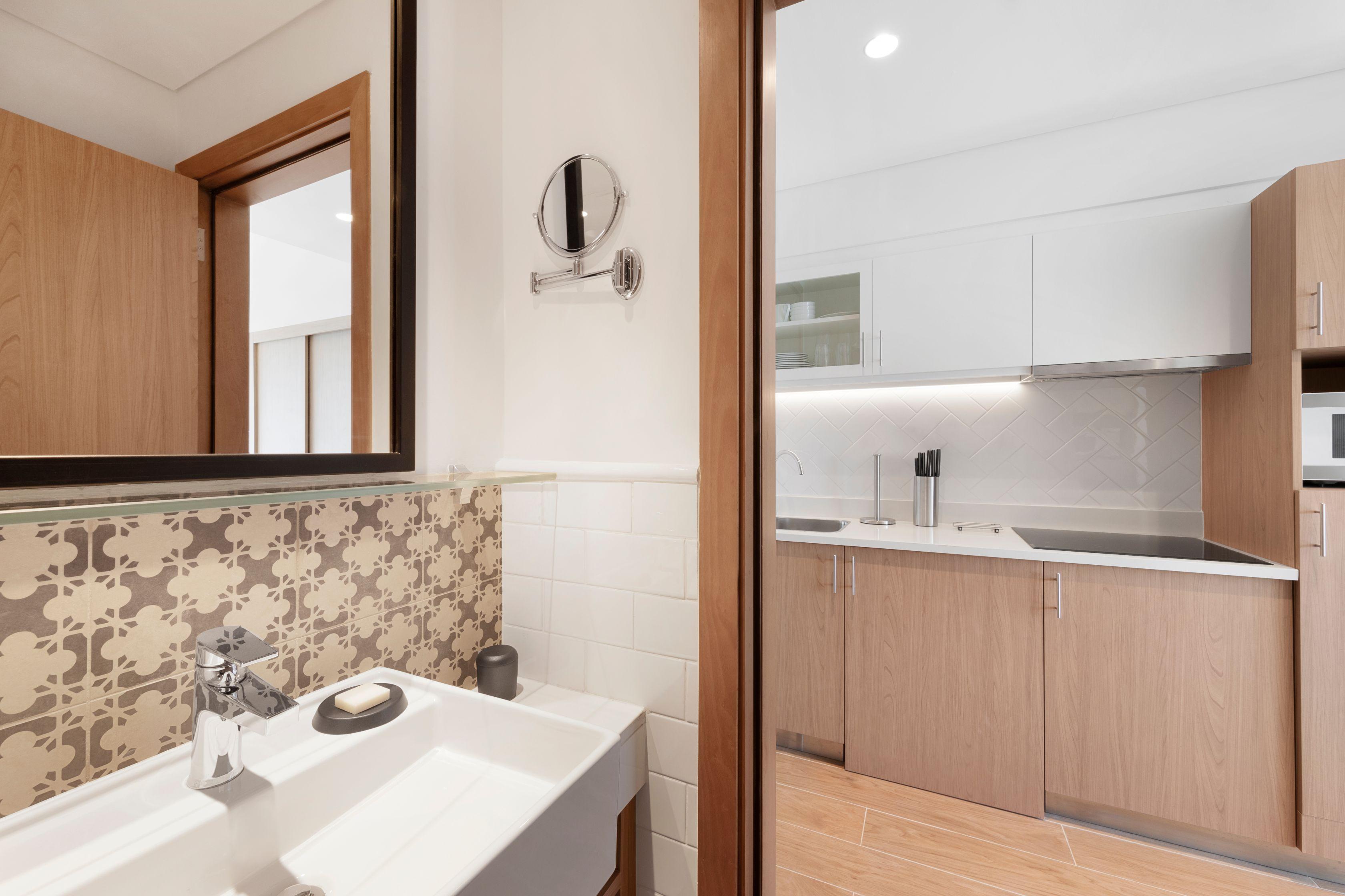 Apartahotel Adagio Deira 4*