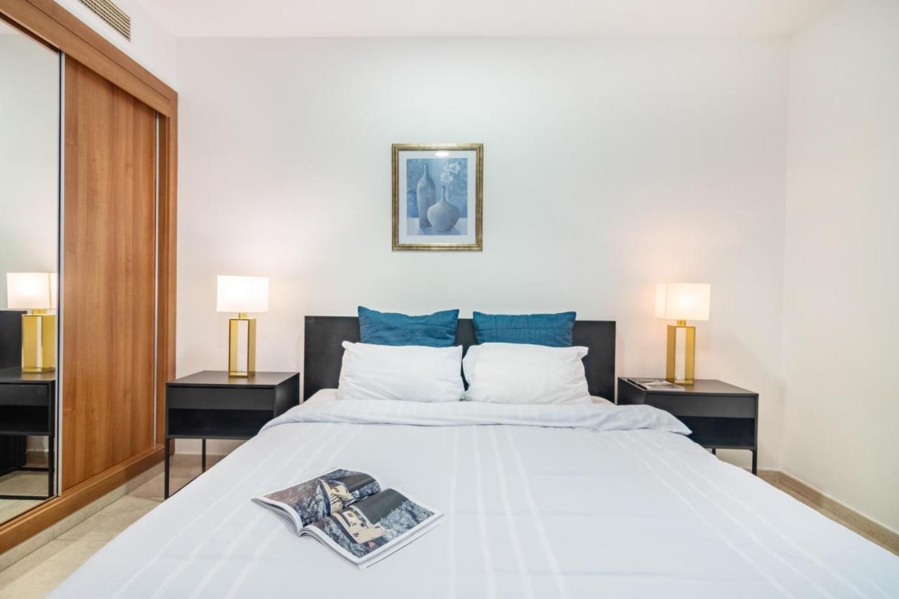 Baytik - Modern 3 Bedroom In Princess Tower, Marina