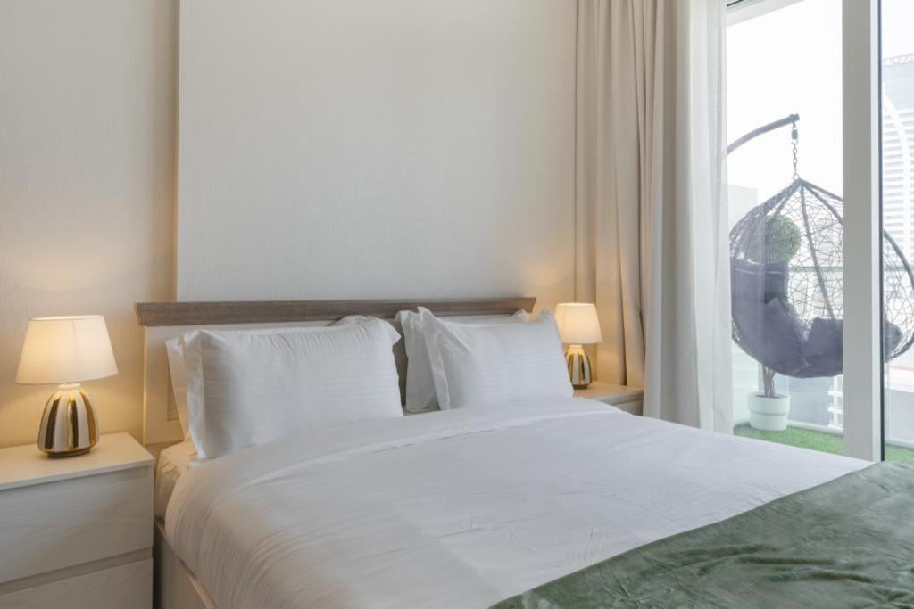 Brand New 1br- Business Bay - Burj Khalifa View Apartment