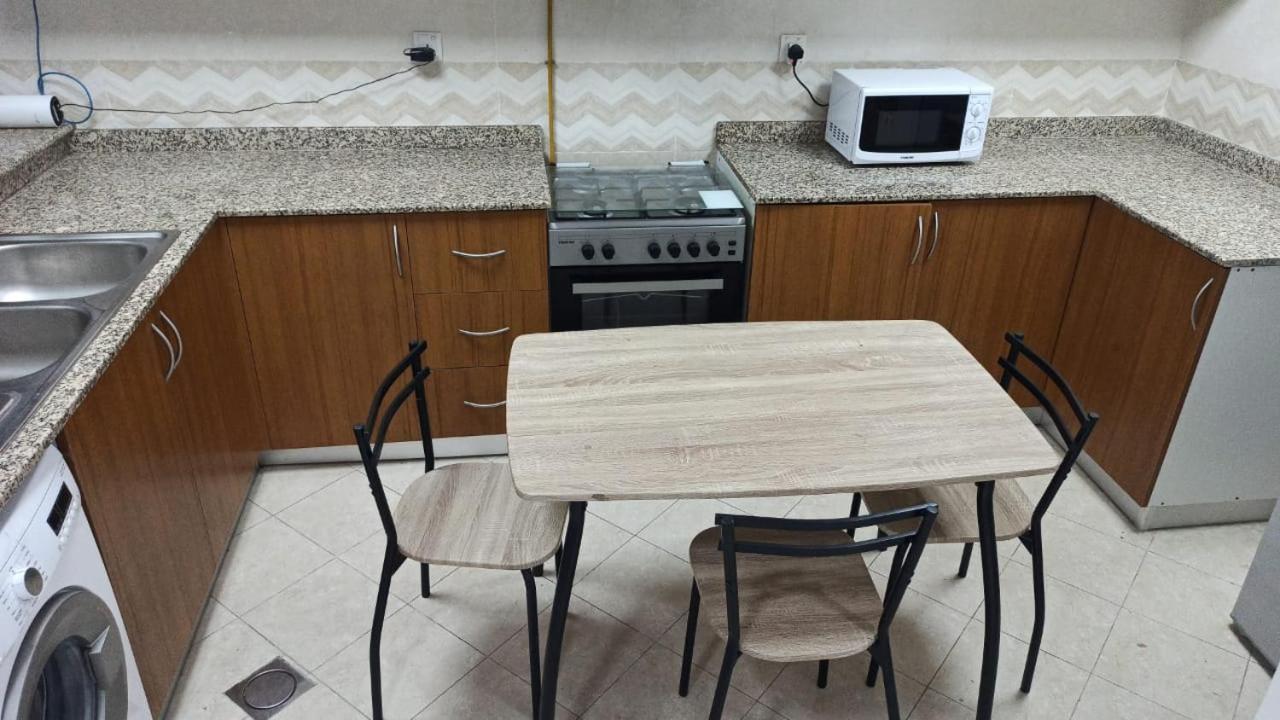 Budget In Apartament *