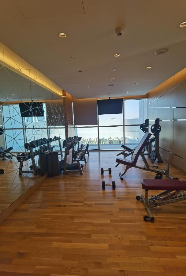 Apartment Heaven Escape Surrounded By Stunning Golf View High Floor -netflix-gym-pool -perfect Vacations *
