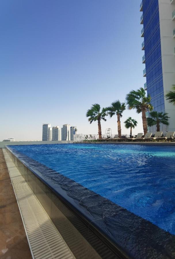 Heaven Escape Surrounded By Stunning Golf View High Floor -netflix-gym-pool -perfect Vacations Apartment Dubai