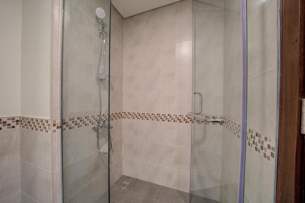 Premium 2br W Canal View Near Downtown Apartment Dubai