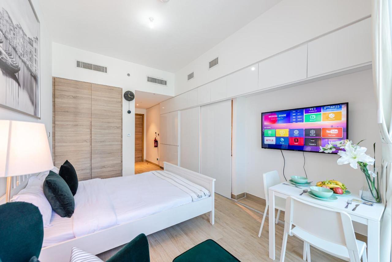 Marco Polo - Modern Studio With Amazing Views From Balcony Apartament *