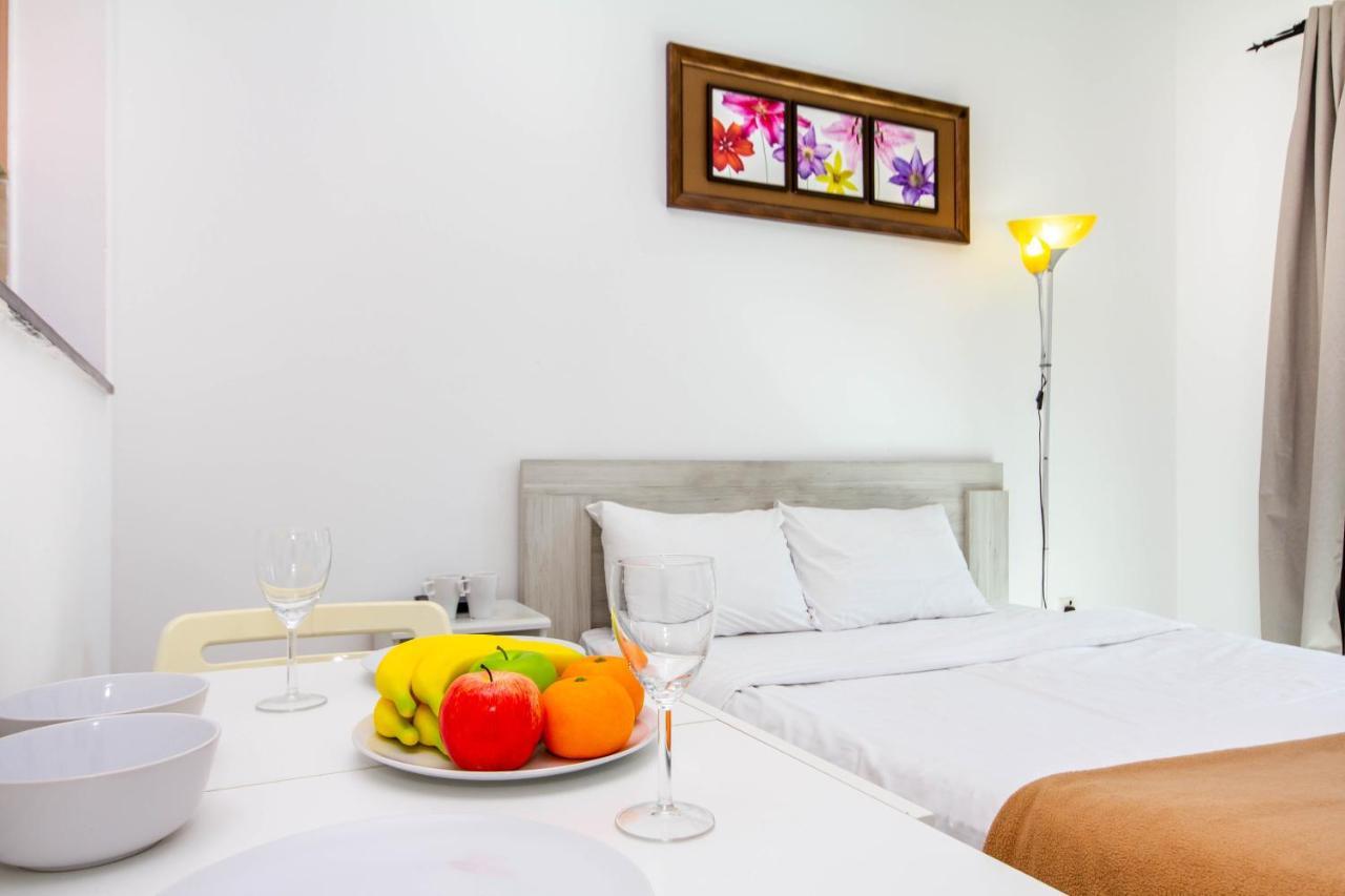 Bespoke Holiday Homes - Studio With Marina View Dubái