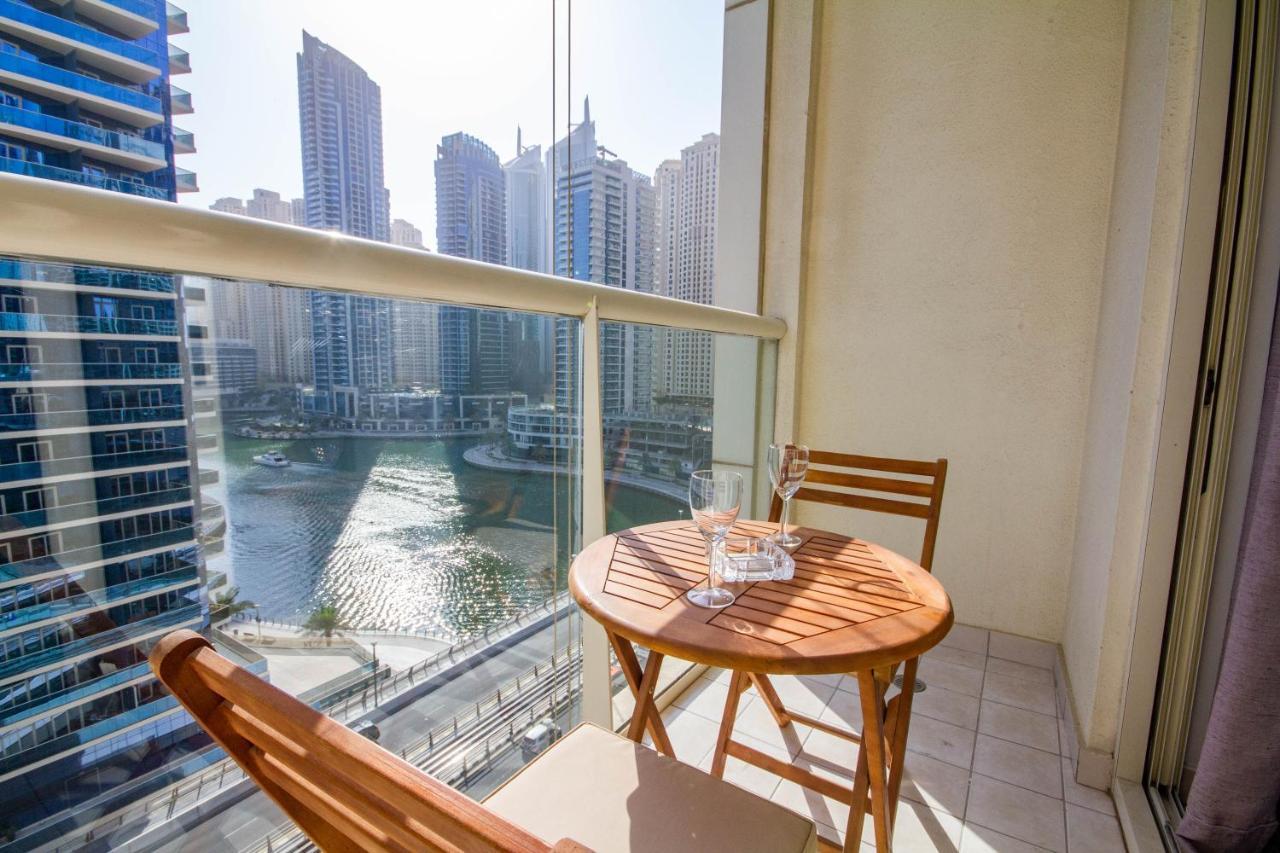 Apartamento Bespoke Holiday Homes - Studio With Marina View Dubái