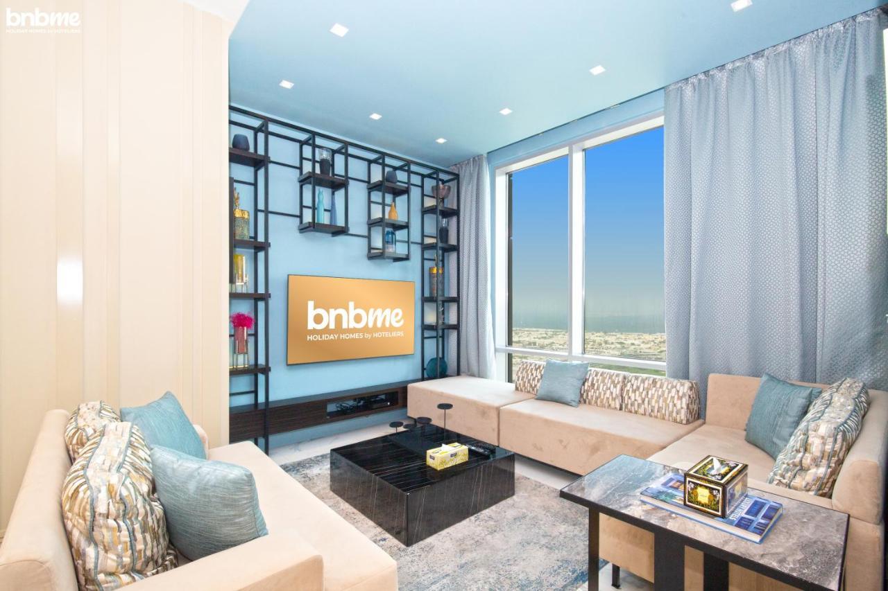 Bnbme - Waterfront Expansive Apt With Maid's Room, Poolside Cafe