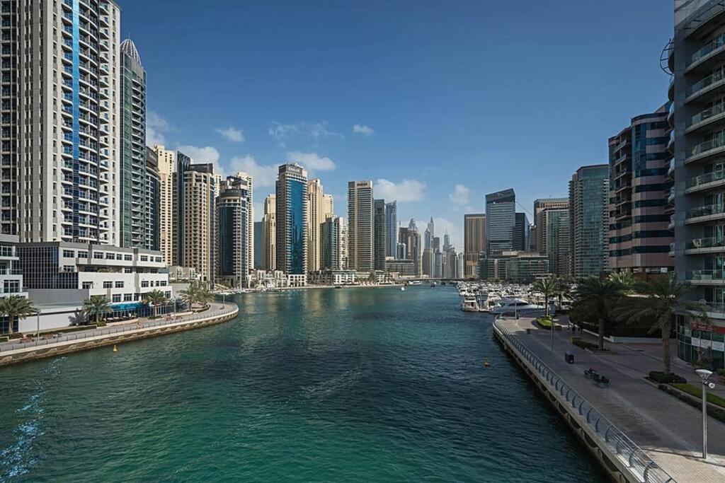 Apartment La Buena Vida Homes - Exquisite Spacious Luxe 1br , Full Marina View, Kitchen, 5 Min To Beach, Jbr And Marina Dubai