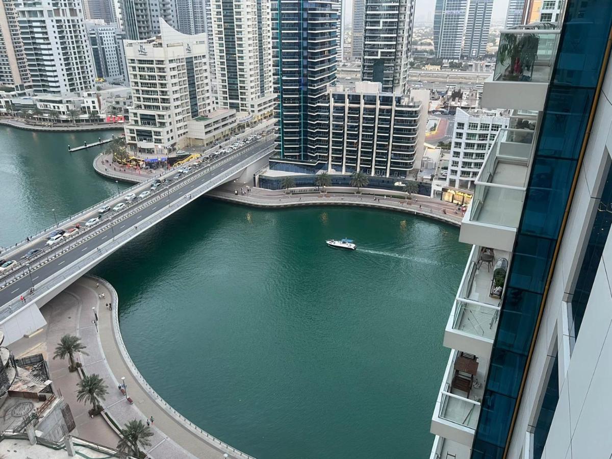 Ferienhaus Spacious 1br With Full Marina View Dubai