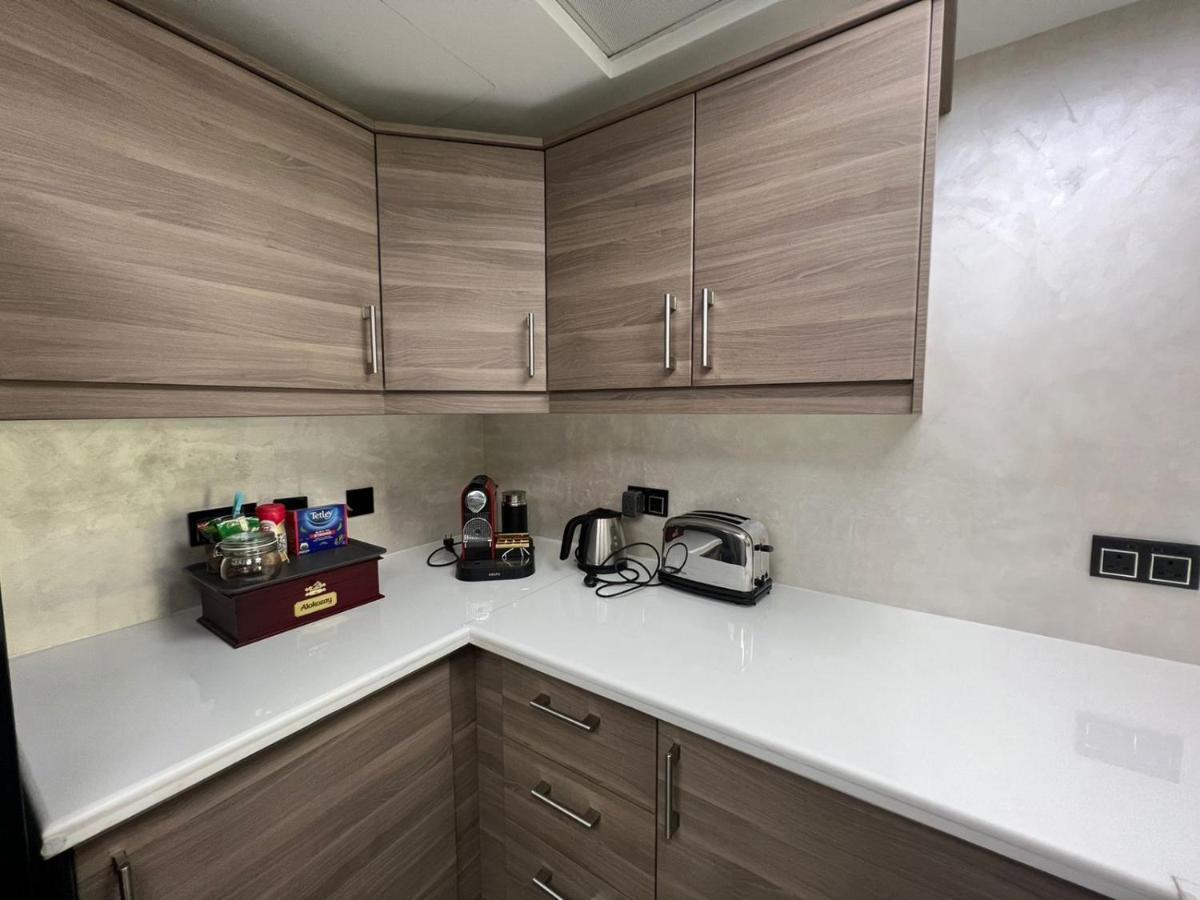 Beautiful And Cozy 2 Bedroom In The Heart Of Downtown Appartement *